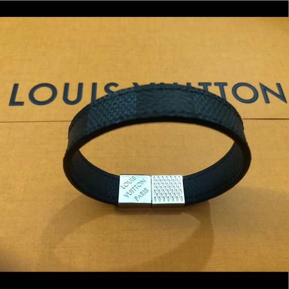 Louis Vuitton Other - Louis Vuitton Pull It Reversible Bracelet Size 19